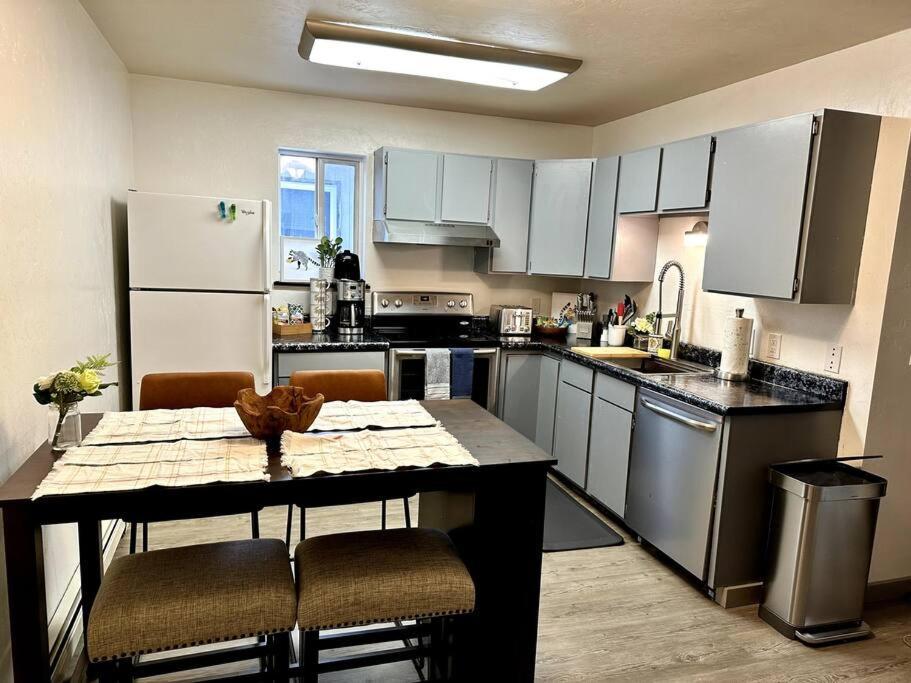 Comfortable 2Br Apt Central フェアバンクス エクステリア 写真
